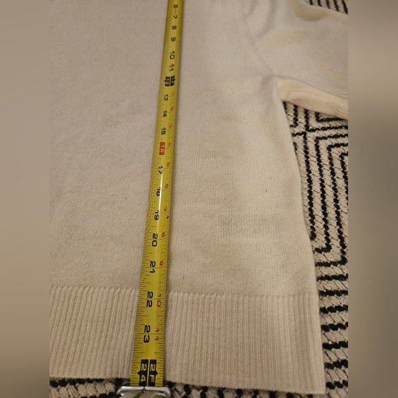 NWT Pristine Banana Republic Soft Cream 100% Cashmere Sweater- Size M - Picture 10 of 10
